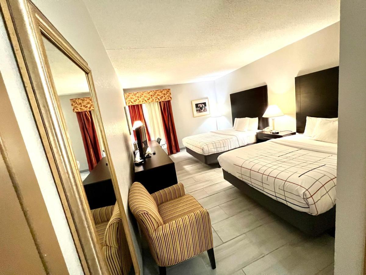 Hotel La Quinta By Wyndham Salina Exterior foto