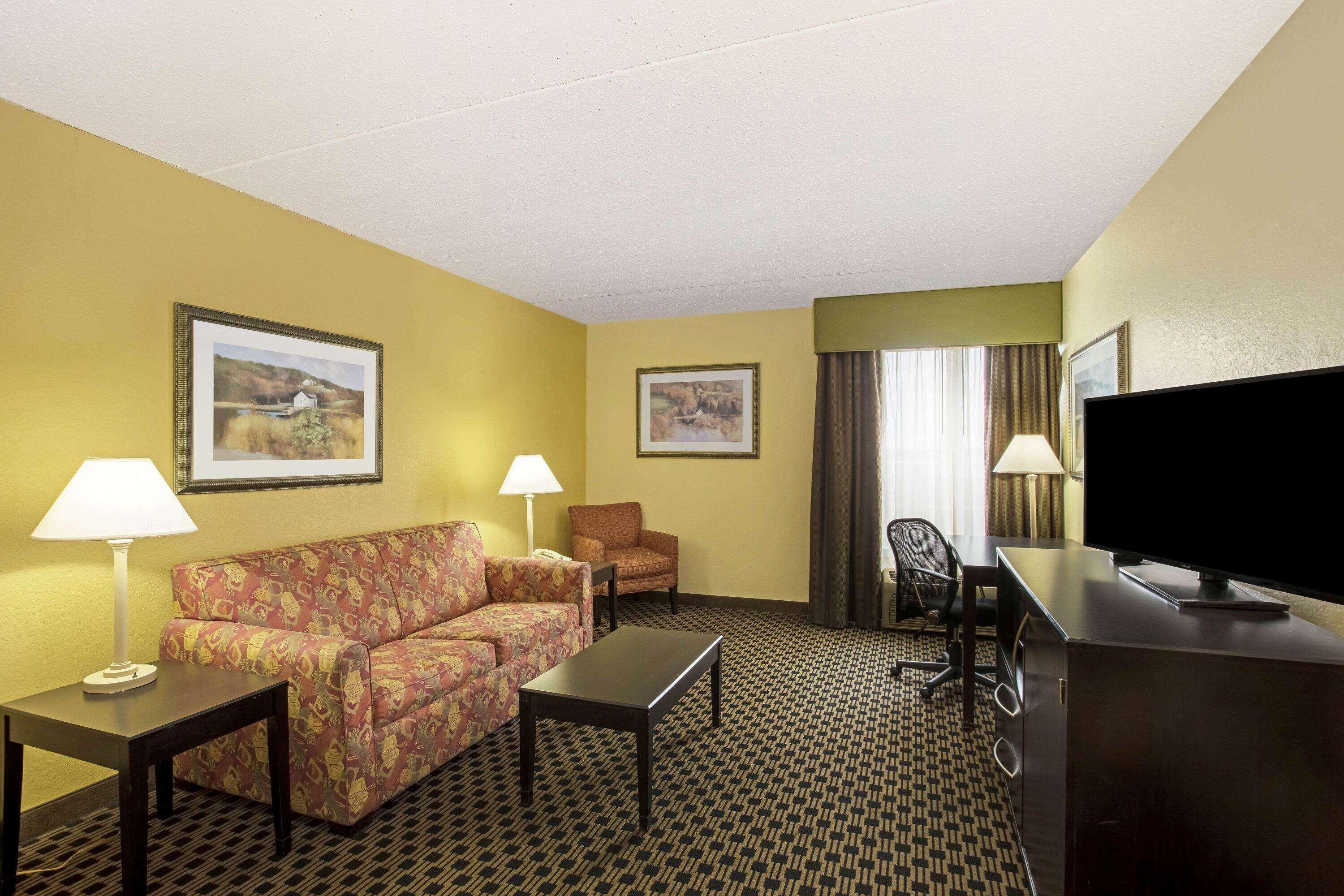 Hotel La Quinta By Wyndham Salina Exterior foto